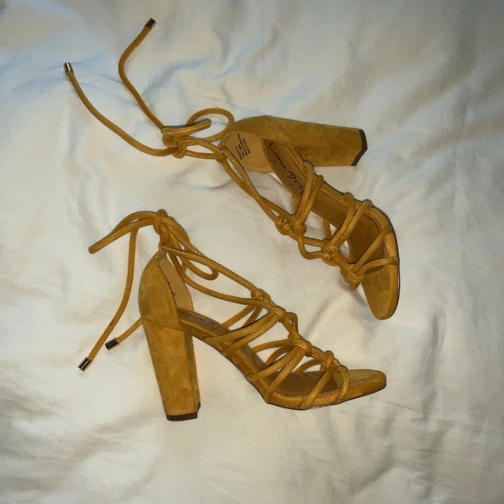 NWOT Lace-Up Strappy Block Heel Sandals